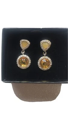 Pendientes Legacy Riches Amarillo Estrás Gota Perforados Avon Joyería En Caja Foto 1 de 3