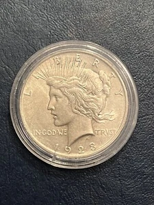 1923 Peace Dollar Philadelphia in Kapsel USA 90% Silbermünze roh - Bild 1 von 4