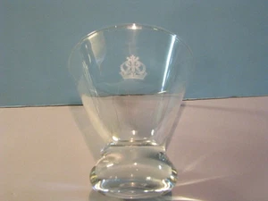 DELTA AIRLINES "CROWN ROOM" COSMO GLASS - Picture 1 of 3