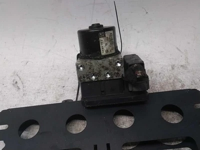 Conjunto de bomba y motor ABS usado se adapta a: Volkswagen Golf 2004 montaje ciudad Canadá Foto 1 de 4