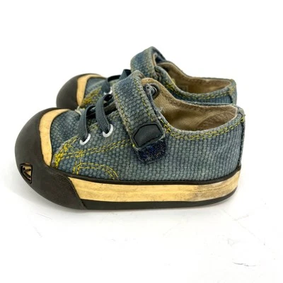 Zapatos Keen de lona verde coronado para niños pequeños (EU21 - US 4) Foto 1 de 4