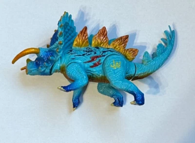 Blue Stegoceratops Jurassic World Park Bashers & Biters Dino híbrido. Hasbro 2015 Foto 1 de 4