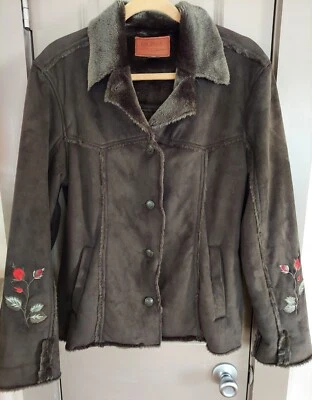 Chaqueta forrada de vellón de microgamuza occidental MEDIANA Outback Trading Company para mujer  Foto 1 de 4