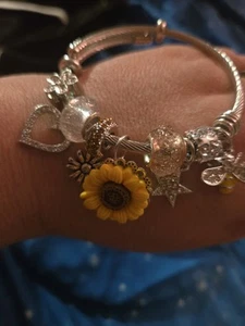 Vintage Handcrafted Resin Daisy Sunflower Bracelet Leather Adjustable Strap Gift - Picture 1 of 1