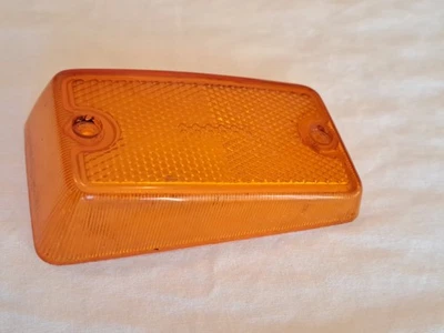 Volvo Hella Side Marker Indicator Lens P1800 ES 140 160 240 260 SMR 137-20 - Image 1 of 4