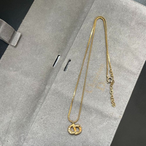 Collana con ciondolo logo CD Christian Dior quasi come nuova con strass senza scatola