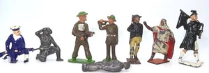 BRITAINS, JOHILLCO, CRESCENT - 8 LEAD FIGURE SOLDIERS - 1940'S - Picture 1 of 1