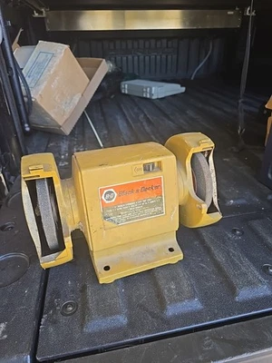 Vintage 5 Inch Black and Decker Grinder 7901 2.2 Amps 3600 Rpm TESTED - Image 1 of 4