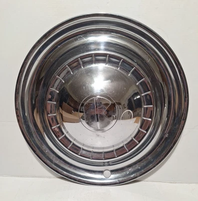 Tapacubos Kaiser Frazer Manhattan Foto 1 de 4