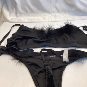 just sexy lingerie black 2 piece trim with faux fur bra and thongs new with tags - Picture 1 of 9