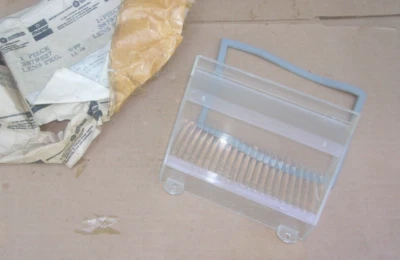 1975 1976 1977 Dodge Royal Monaco NOS MoPar Left CORNERING LAMP LENS - Image 1 of 2