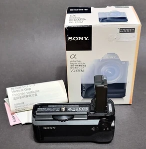 Poignée verticale Sony VG-C1EM dans sa boîte avec manuel pour ILCE-7S 7R 7 - Photo 1 sur 7