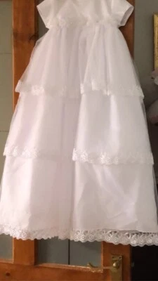 Sarah Louise Taufkleid nagelneu mit Etikett. Größe 6 Monate lang  - Bild 1 von 4