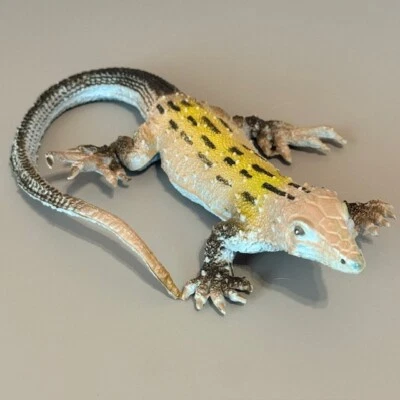 Vintage Dinosaur Toy Figure Safari Imperial Jurassic Park Chameleon Lizard Gray - Image 1 of 3