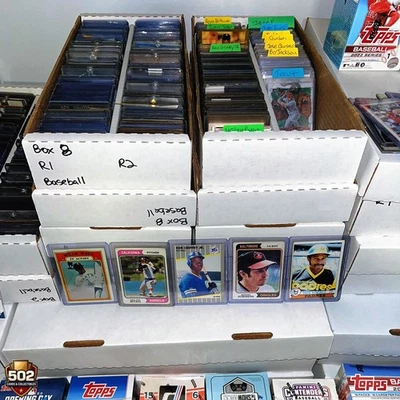 Lote de 100 tarjetas de béisbol MLB • AUTOMÁTICO GARANTIZADO, PARCHE y 2 tarjetas de los años 50-60 Foto 1 de 4
