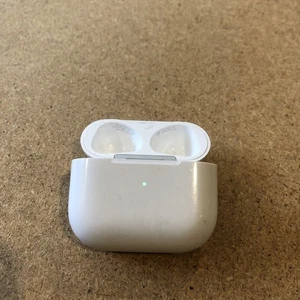 Véritable Apple AirPods 3 3ème génération MagSafe boîtier de charge sans fil uniquement A2566 - Photo 1 sur 9