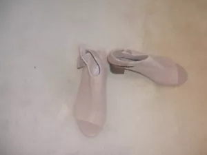 Clarks nude leather block heel peep toe shoe boots size 6.5 D worn once - Picture 1 of 3