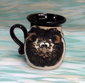 BRADFORD & TEIGLAND POTTERY LION FACE MUG SIGNED - Picture 1 of 4