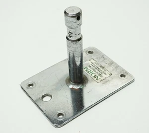 Norms 4 inch Baby Wall Plate 5/8 inch Fixed Spigot with 5 Mounting Holes - Bild 1 von 2