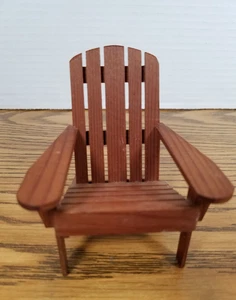 Silla Adirondack de madera en miniatura para decoración de exhibición de casa de muñecas lago playa piscina - Imagen 1 de 9