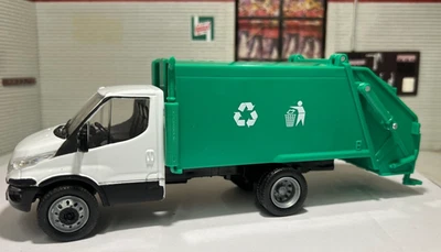 1:36 1:32 Iveco Daily Recycling/ Bin Lorry/ Refuse Truck 2014 Diecast Model - Image 1 of 4