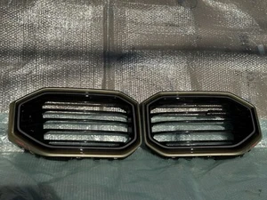 2023-2025 BMW XM G09 JUEGO PAR PAR PAR PAR PAR REJILLAS IZQUIERDA Y DERECHA CON LUCES LED OEM USADO - Imagen 1 de 22