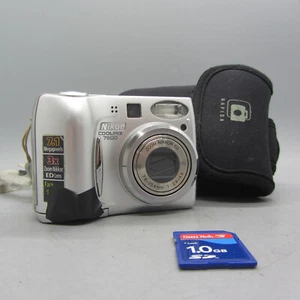 Cámara digital Nikon Coolpix 7600 7,1 MP plateada probada *Leer* - Imagen 1 de 11