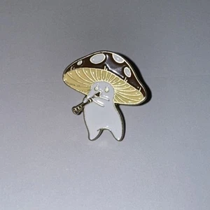 White And Brown Mushroom Man Pin Brooch - Picture 1 of 1