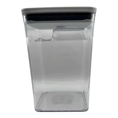 CONTENEDOR DE ALMACENAMIENTO OXO POP TOP 4,4 QT. con cuchara adjunta usada en excelente estado Foto 1 de 4