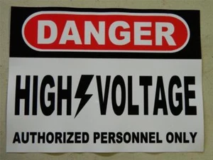 HALLOWEEN HORRORFILM PROP GEFAHR HOCHSPANNUNG AUFKLEBER/AUFKLEBER - Bild 1 von 1