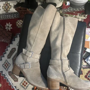 Botas hasta la rodilla de gamuza Gentle Souls de Kenneth Cole 9,5 camel - Imagen 1 de 6