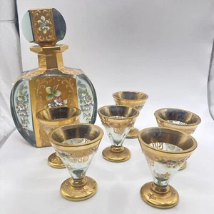 Vintage Karaffe aus grauem Glas und Gold mit 6 Schnapsgläsern handbemalt ausgefallen verziert - Bild 1 von 24