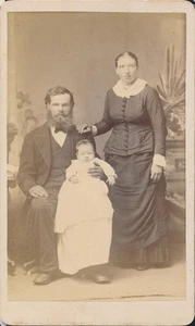 CDV Antique Photo Carte Visite Family Man Woman Baby Mother Father Alexandria MN - Picture 1 of 5