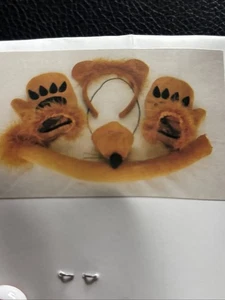 Claire's Dress Up Costume Set Lion headband, paw print cuffs, pin-on tail New - Picture 1 of 3