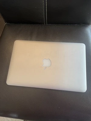 Apple MacBook Air 11 Zoll I7 4GB Anfang 2014 - Bild 1 von 4