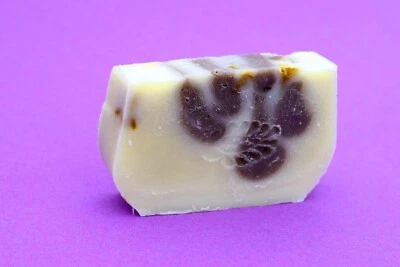 Fliederseife - 89g - nur natürliche Zutaten - handgemacht - Portofrei ab 5 Stück - Bild 1 von 2