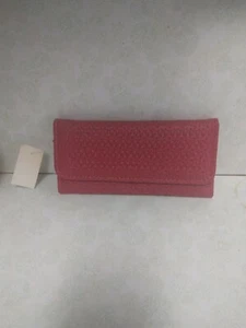 CLUTCH RED SMALL TEXTURED ENVELOPE SNAP NEW WITH TAG - Picture 1 of 4