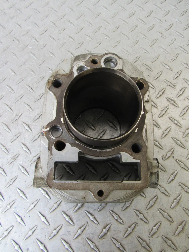 1995 95 YAMAHA XV535 XV 535 VIRAGO REAR ENGINE CYLINDER JUG - Image 1 of 4