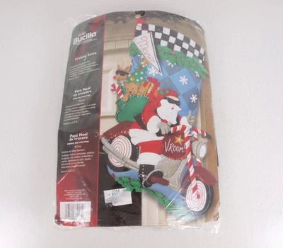 Kit de meia de Natal Bucilla 86016 cruzeiro Papai Noel motocicleta feltro férias - Imagem 1 de 4