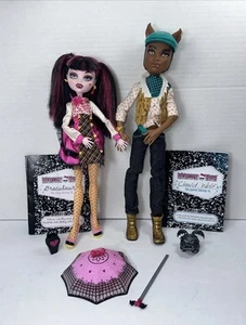 Monster High Forbitten Love Dolls Draculaura Garra Lobo Diario Paraguas - Imagen 1 de 16
