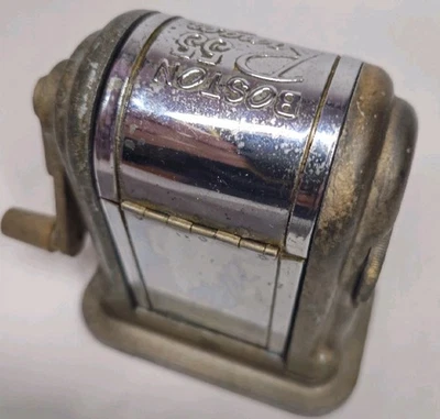 Sacapuntas vintage Boston Ranger 55 6 agujeros 3 puntos mediados de siglo  Foto 1 de 4