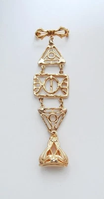 Brandneu ohne Etikett Vintage Regency-Stil verziert Gold Metall Anhänger lange Chatelaine Anhänger Brosche - Bild 1 von 3
