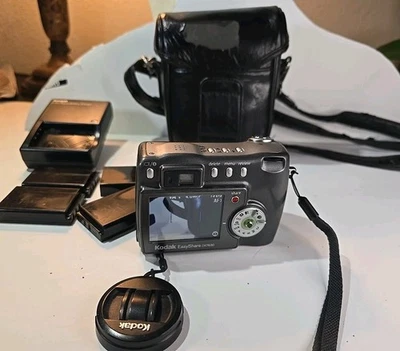 Kodak EasyShare DX7630 6.1MP Digital Camera, 5 Batteries, Charger and Bag. Works - Image 1 of 4