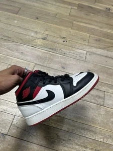 Size 5Y (GS) - Air Jordan 1 Mid Gym Red Black Toe - Picture 1 of 9