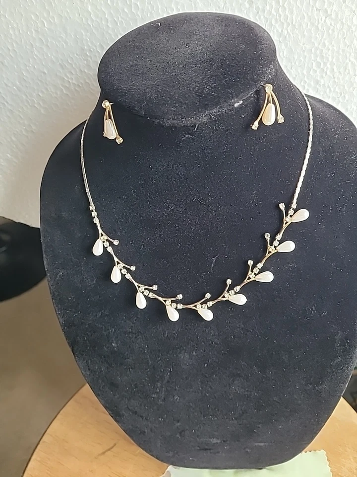 Juego de collar y pendiente vintage de vid única nupcial de cristal de perlas blancas de 14K GP Foto 1 de 4