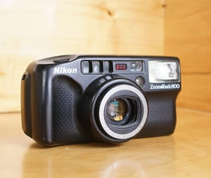 Cámara fotográfica Nikon Zoom Touch 800 37-105 mm apuntar y disparar 35 mm ¡LEER! - Imagen 1 de 10