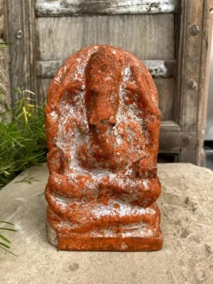 Antique Old Marble Stone Hand Carved Saffron Paint Hindu God Ganesha Sculpture - Imagem 1 de 4