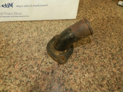 1979-1985 Mazda RX7 thermostat housing Foto 1 de 4
