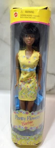 Barbie Pretty Flowers #24653 muñeca afroamericana vestido amarillo de colección 1999 en caja original - Imagen 1 de 9