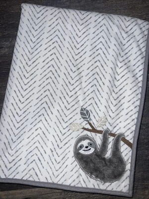 Manta de bebé perezoso imitación piel de oveja gris jungla Lambs & Ivy Baby Foto 1 de 3